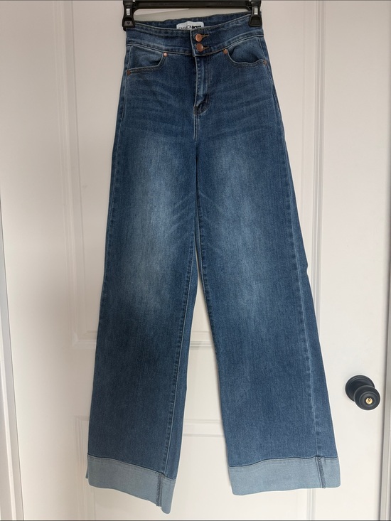 Fashion Nova Denim - Fashion Nova High-Rise Wide Leg Jeans in Medium Blue Wash